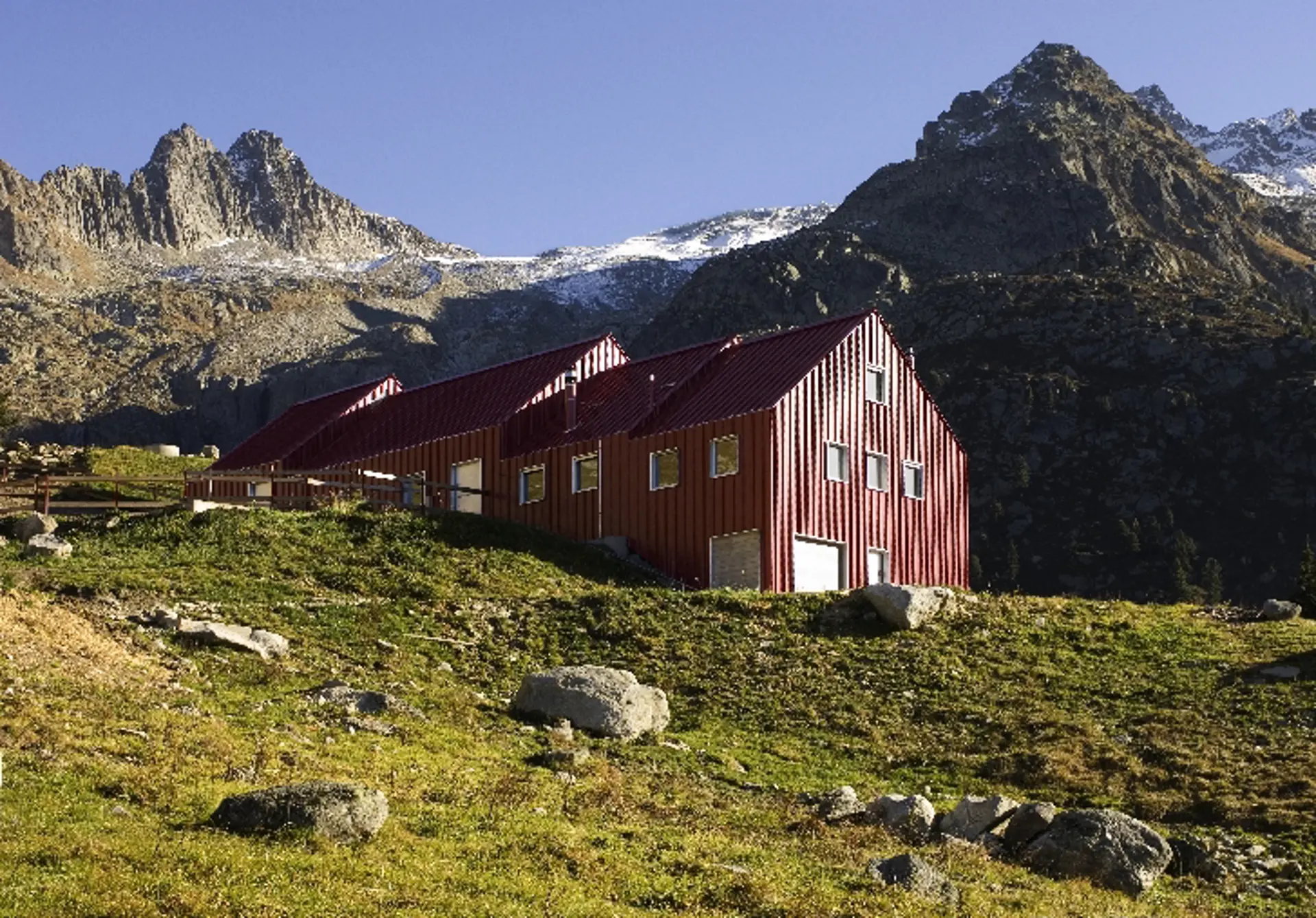 03_Neubau Alpgebäude_Ziegenalp Puzzetta Fuorns Platta